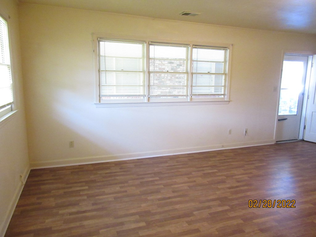 326 West Hampton Avenue, Unit 6 Sumter, SC 29150 - Photo 5 of 12