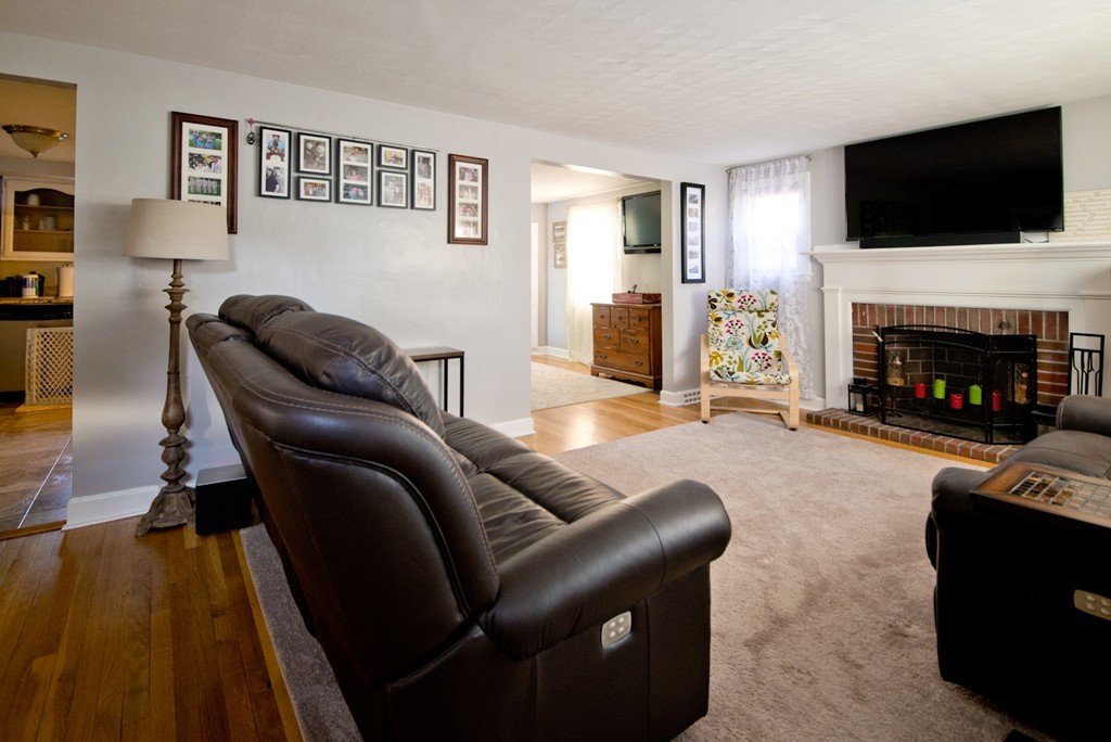 15 Harris Road Lynn, MA 01904 - Photo 3 of 22 Gallery Image 3