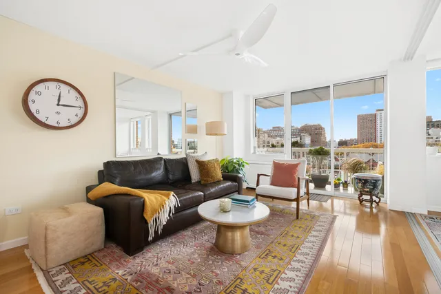 $1,395,000 | 420 West 23rd Street, Unit 9A | Chelsea