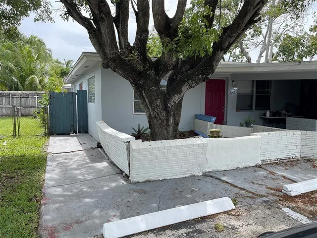 $1,500 | 3361 Northeast 16th Avenue, Unit 3, Oakland Park, FL 33334
