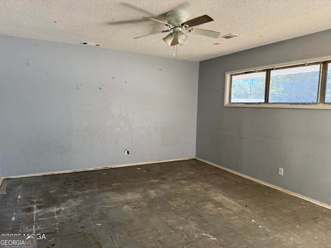 3480 Travis Boulevard Macon, GA 31206 - Photo 11 of 19 a view of an empty room with a window