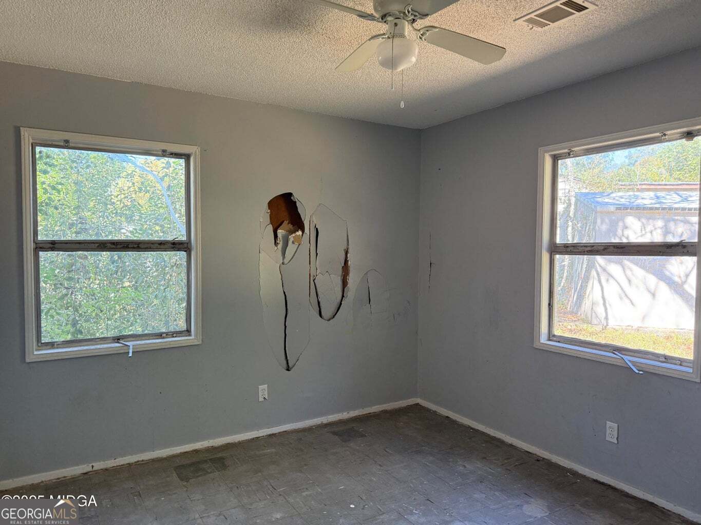 3480 Travis Boulevard Macon, GA 31206 - Photo 9 of 19 an empty room with a window