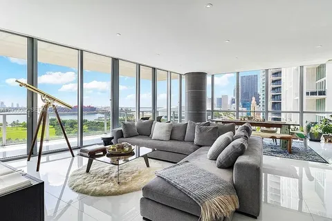 $2,300,000 | 1100 Biscayne Boulevard, Unit 1501, Miami, FL 33132