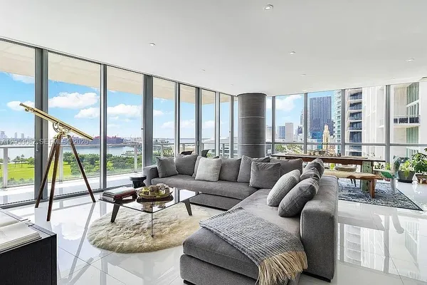$2,300,000 | 1100 Biscayne Boulevard, Unit 1501, Miami, FL 33132