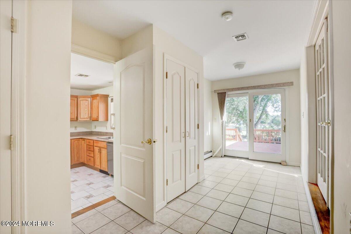 32 Bittner Road Perrineville, NJ 08535 - Photo 15 of 36 17-Breakfast Area