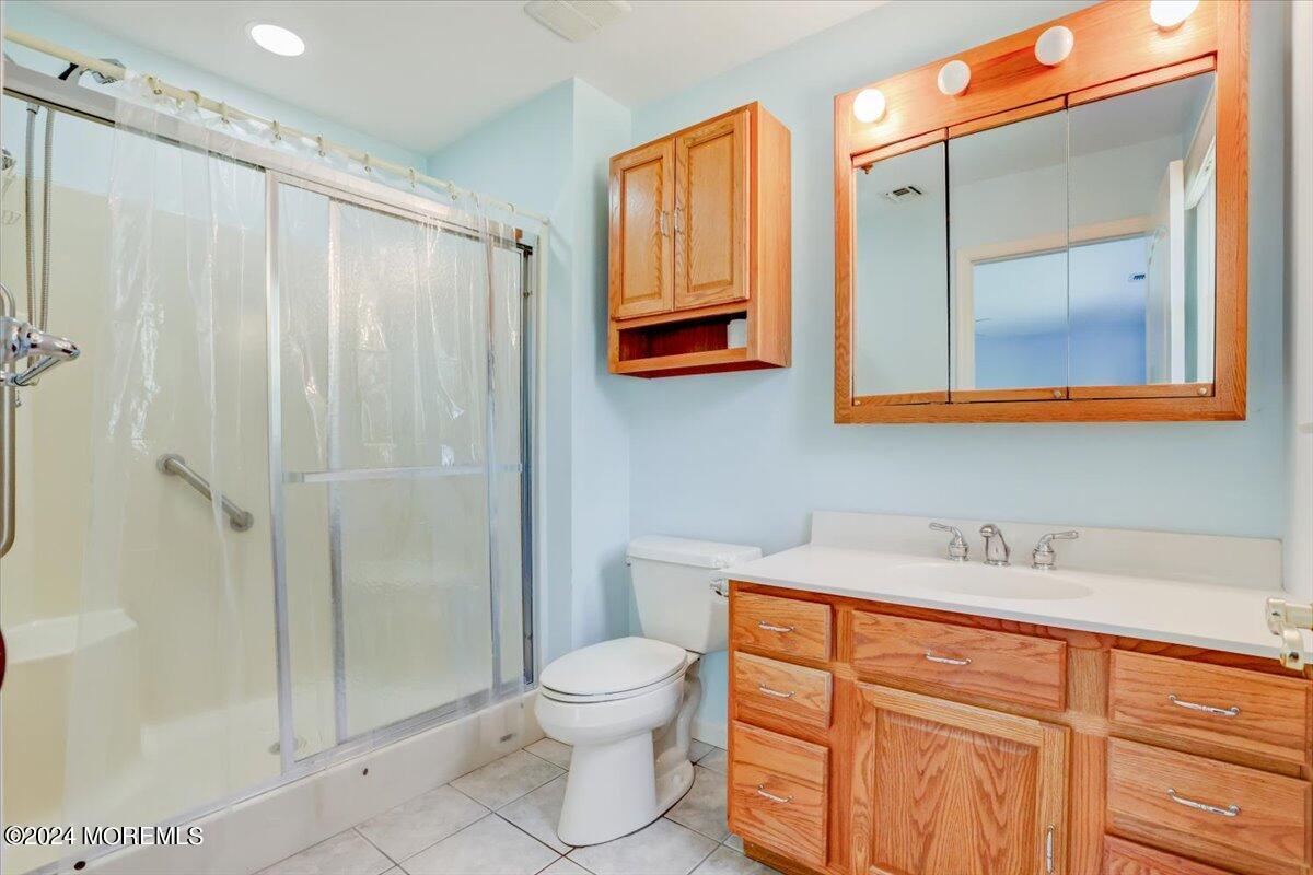 32 Bittner Road Perrineville, NJ 08535 - Photo 17 of 36 19-Bathroom