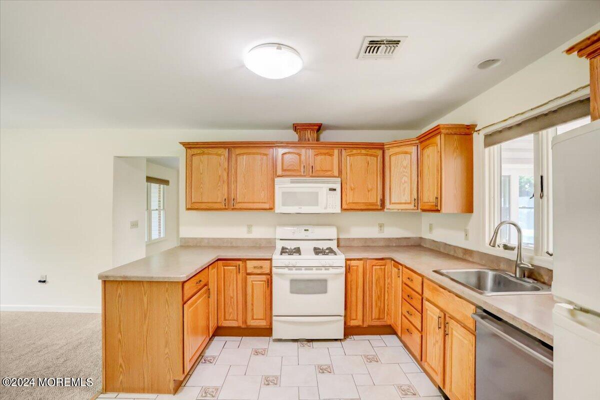 32 Bittner Road Perrineville, NJ 08535 - Photo 20 of 36 22-Kitchen 2
