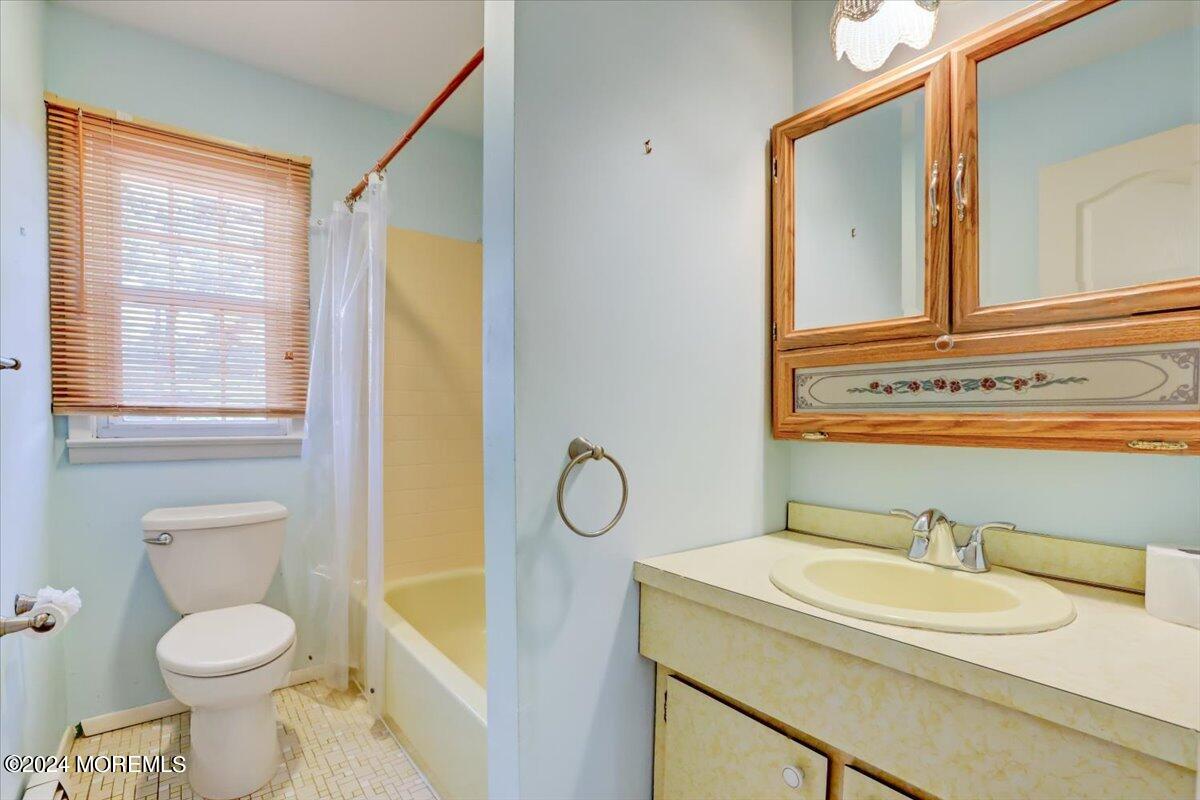 32 Bittner Road Perrineville, NJ 08535 - Photo 25 of 36 27-Bathroom