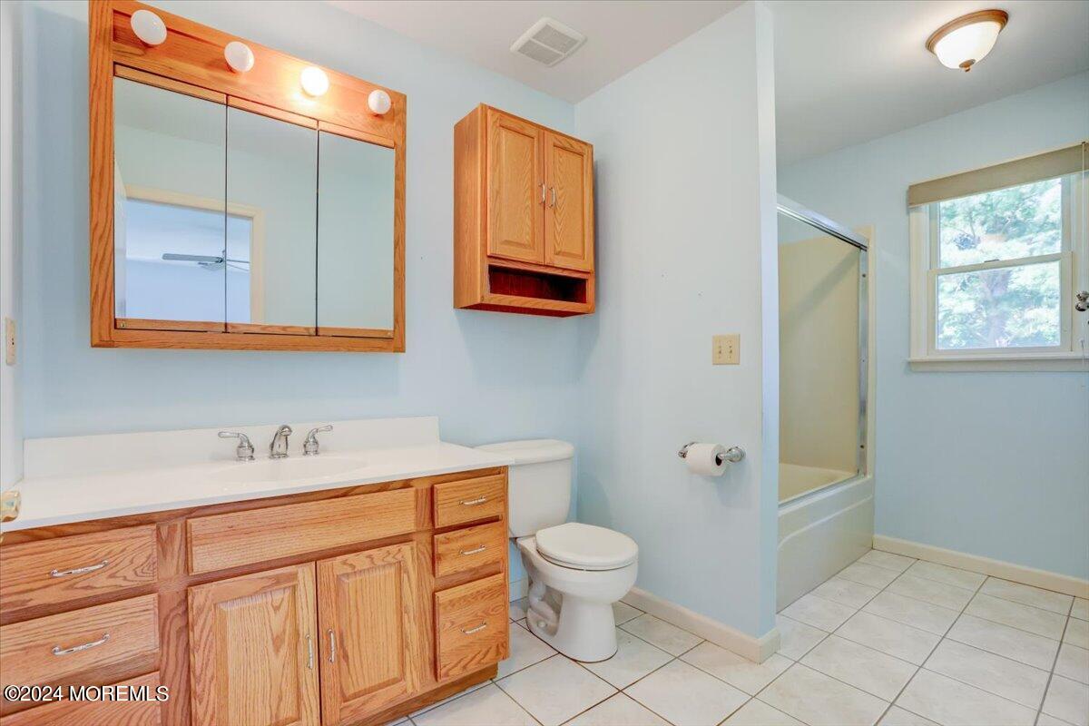 32 Bittner Road Perrineville, NJ 08535 - Photo 10 of 36 12-Bathroom