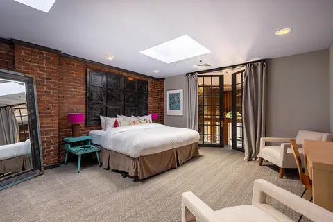 $12,999,000 | 211 3rd Avenue North, Nashville, TN 37201