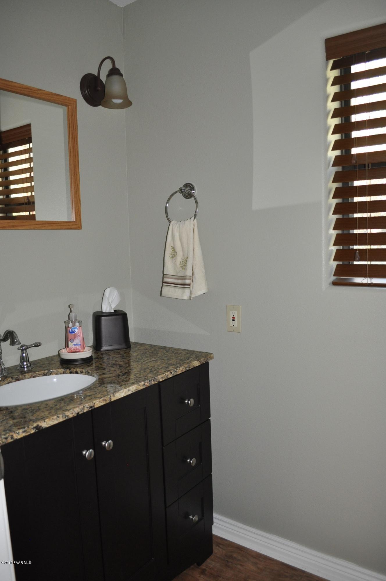 1420 West Quartz Road Prescott, AZ 86303 - Photo 18 of 21 Secondary bathroom