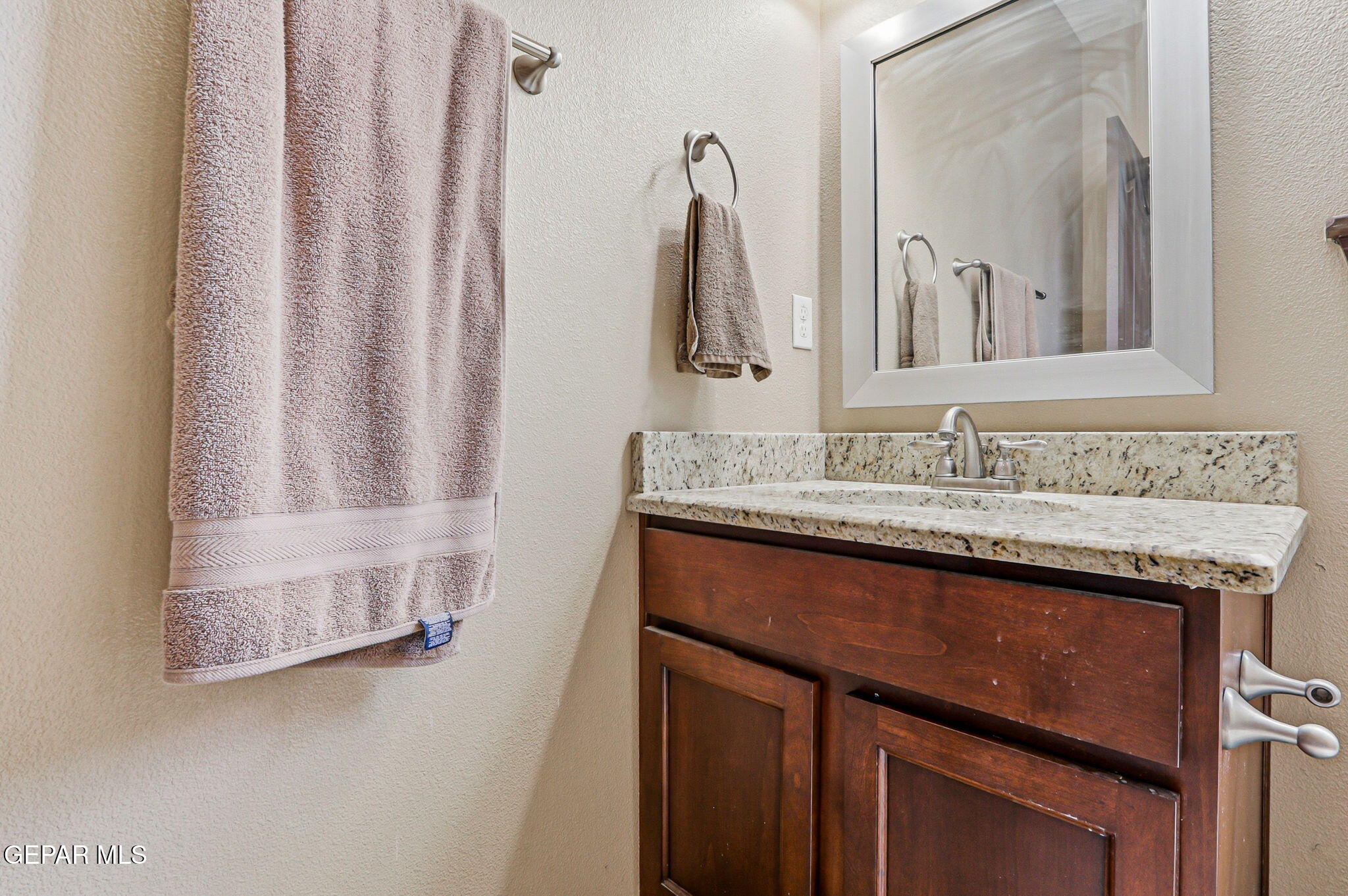 12039 Equestrian Road El Paso, TX 79928 - Photo 38 of 57 3rd bathroom