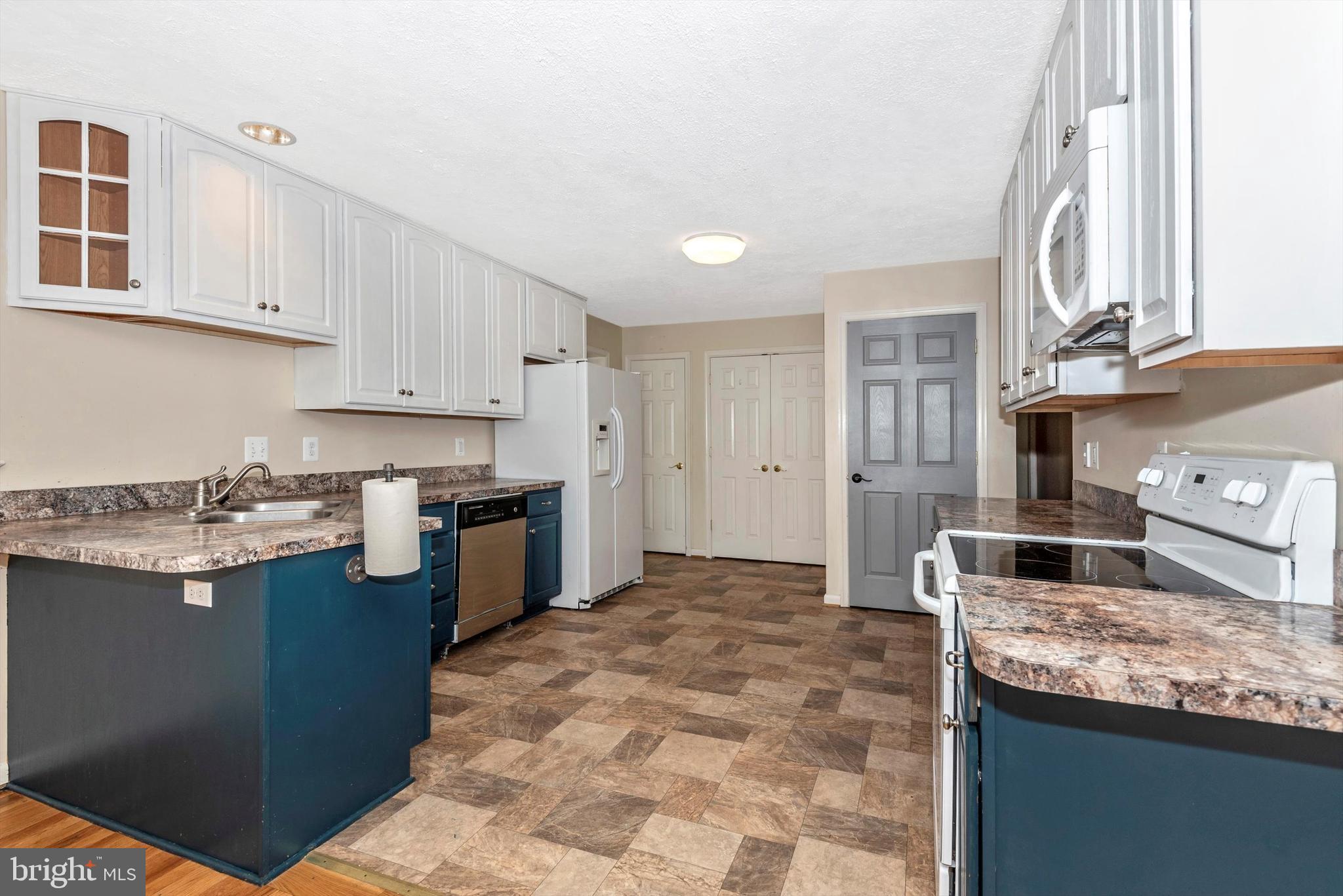 18509 Lappans Road Boonsboro, MD 21713 - Photo 13 of 57 Updated kitchen