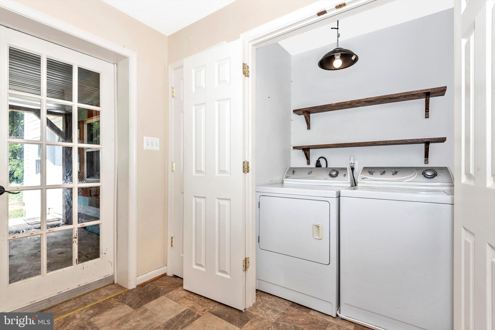 18509 Lappans Road Boonsboro, MD 21713 - Photo 25 of 57 Main level washer and dryer