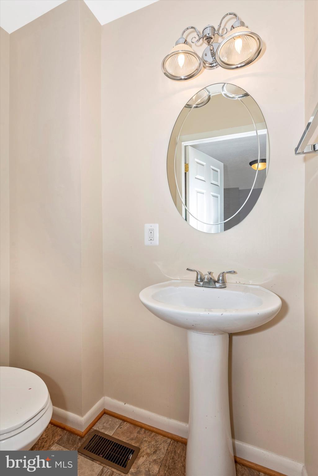 18509 Lappans Road Boonsboro, MD 21713 - Photo 35 of 57 Half bath