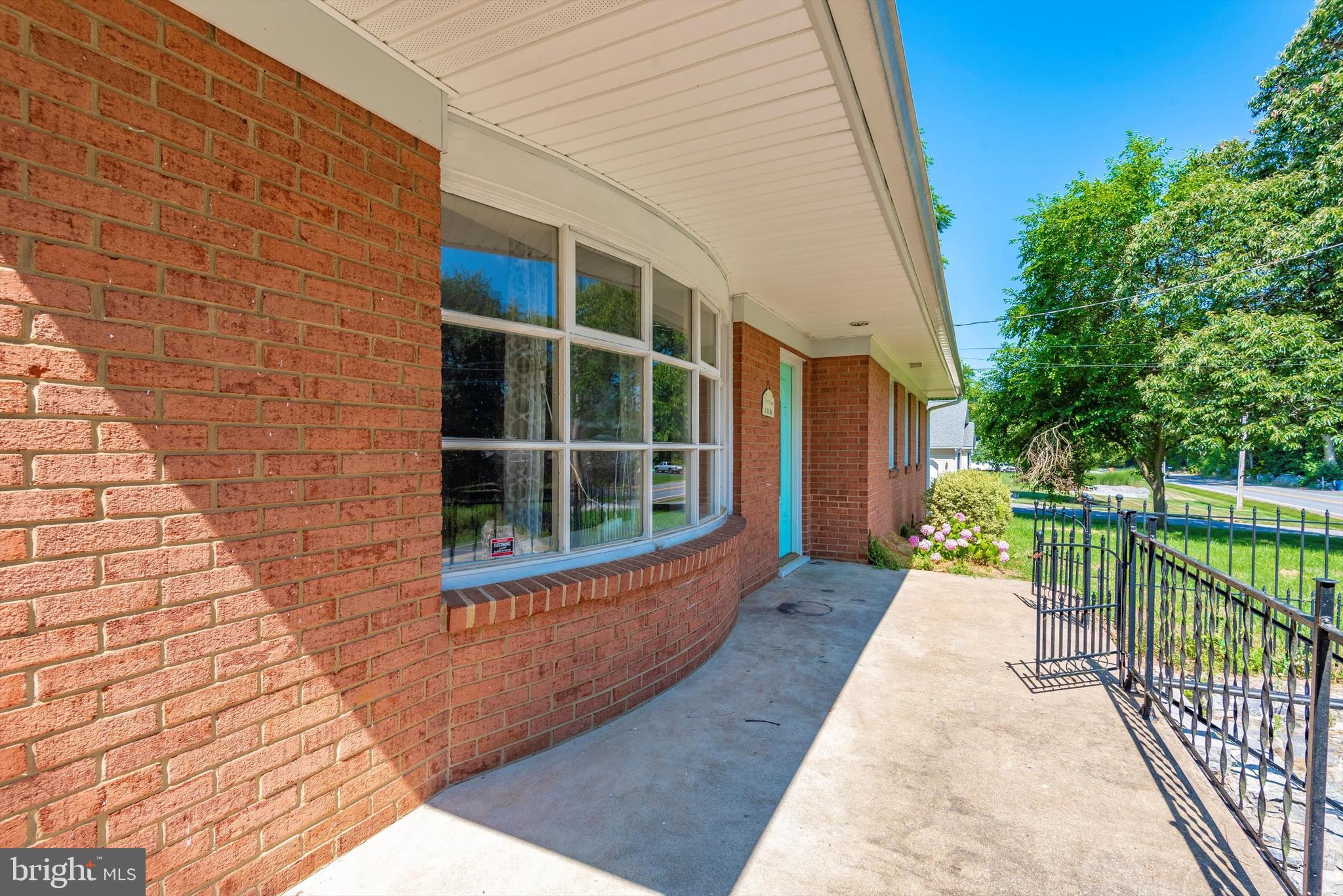 18509 Lappans Road Boonsboro, MD 21713 - Photo 7 of 57 Large front porch