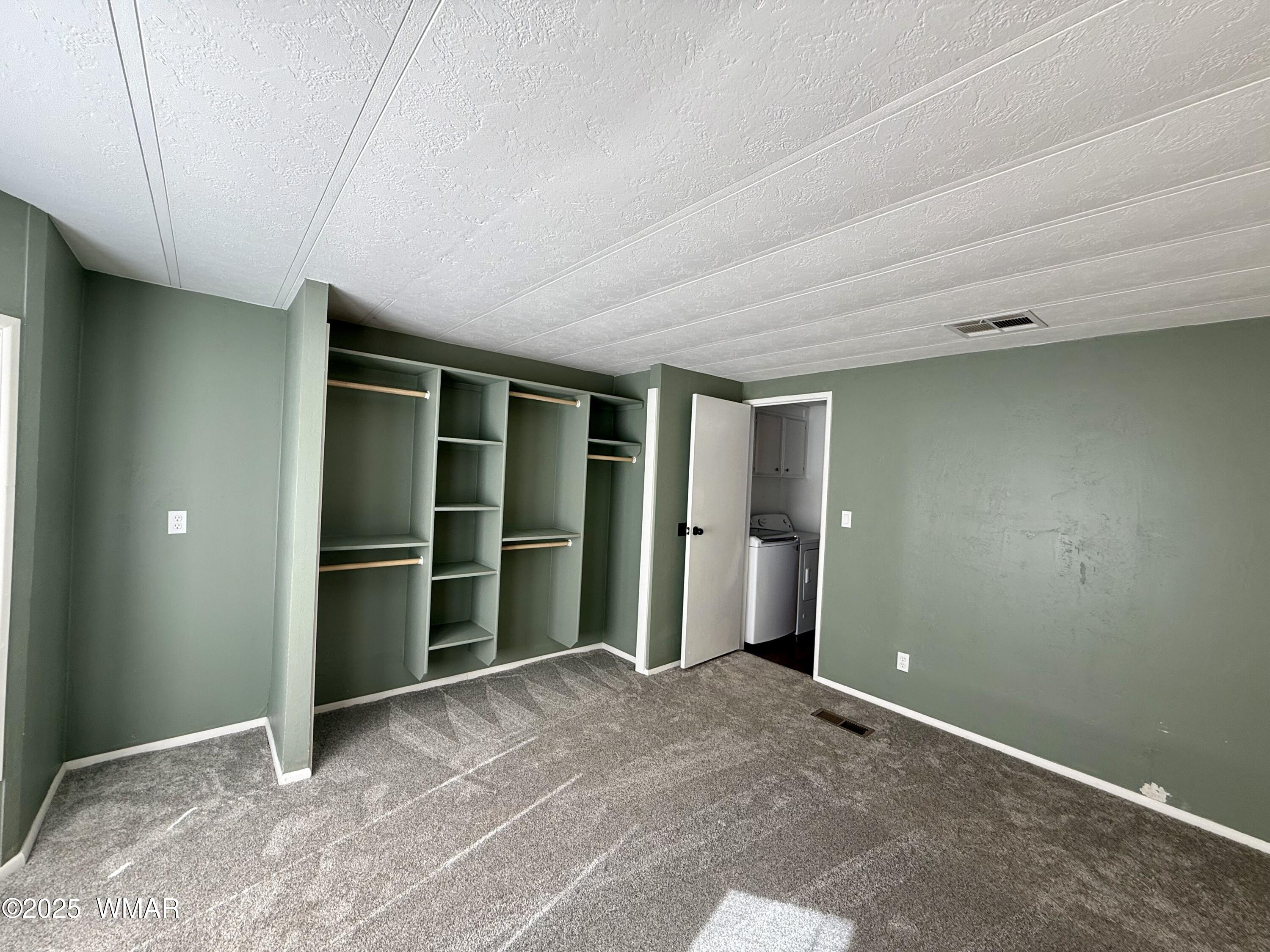 3908 South Freeman Holw Road Snowflake, AZ 85937 - Photo 11 of 31 a view of an empty room with closet and entryway