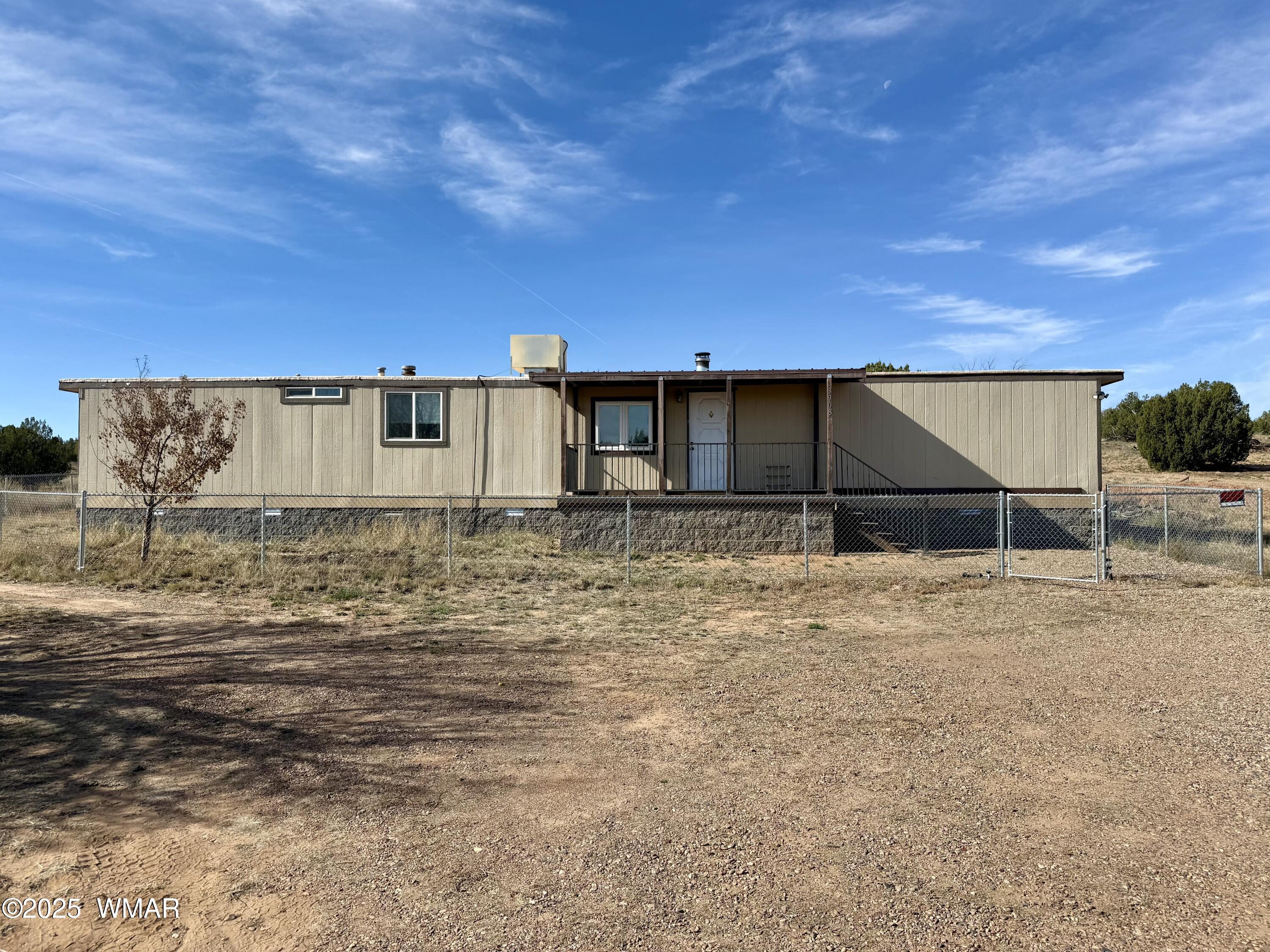 3908 South Freeman Holw Road Snowflake, AZ 85937 - Photo 2 of 31 a view of a backyard