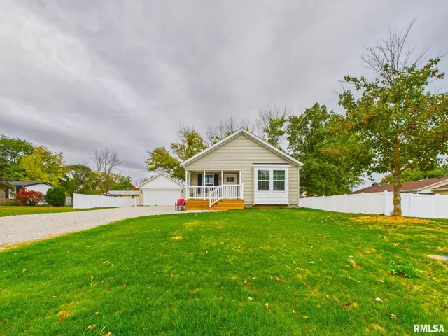 $274,900 | 1625 Ridgewood Court, Mount Zion, IL 62549