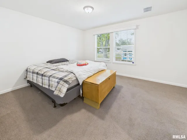 $274,900 | 1625 Ridgewood Court, Mount Zion, IL 62549