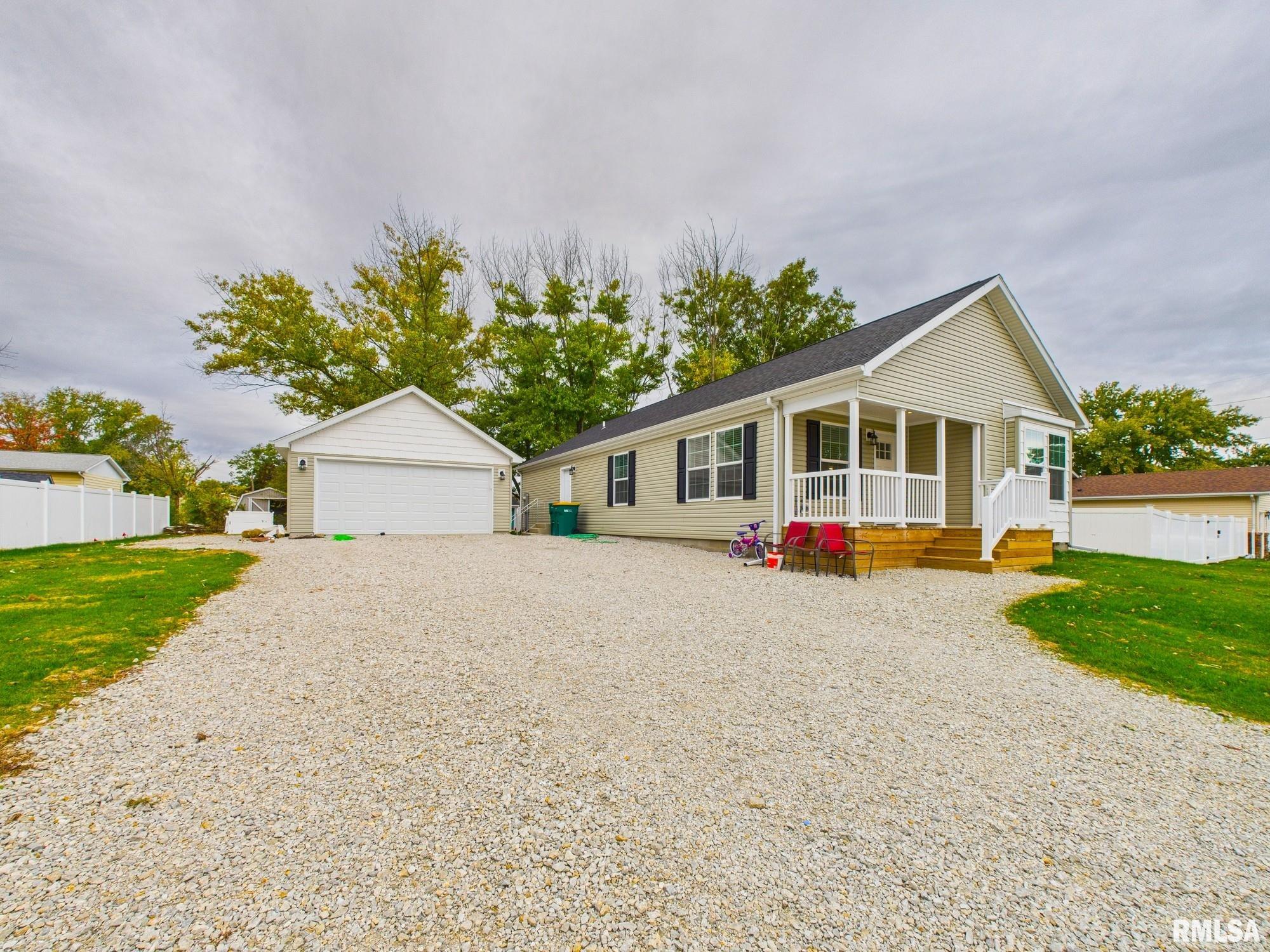 1625 Ridgewood Court Mount Zion, IL 62549 - Photo 2 of 21