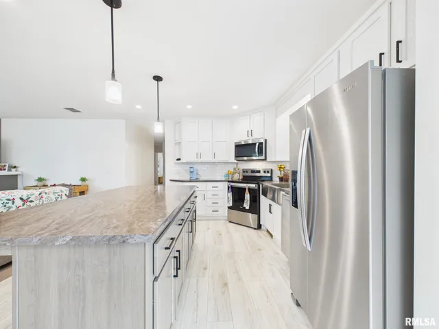 $274,900 | 1625 Ridgewood Court, Mount Zion, IL 62549