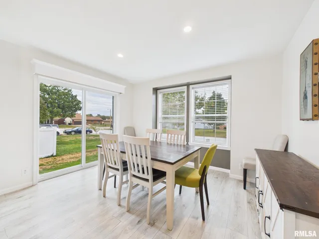 $274,900 | 1625 Ridgewood Court, Mount Zion, IL 62549