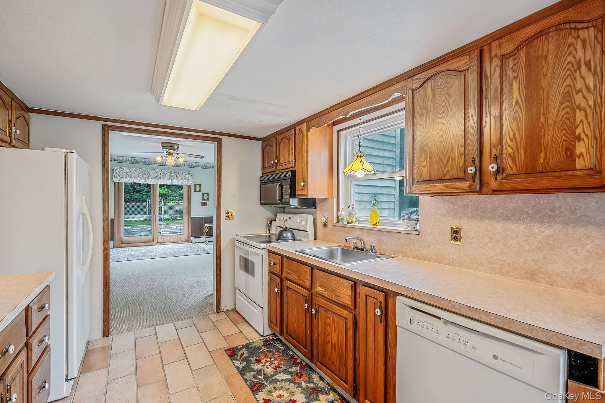 1 East Jackwill Road East Patchogue, NY 11772 - Photo 7 of 32