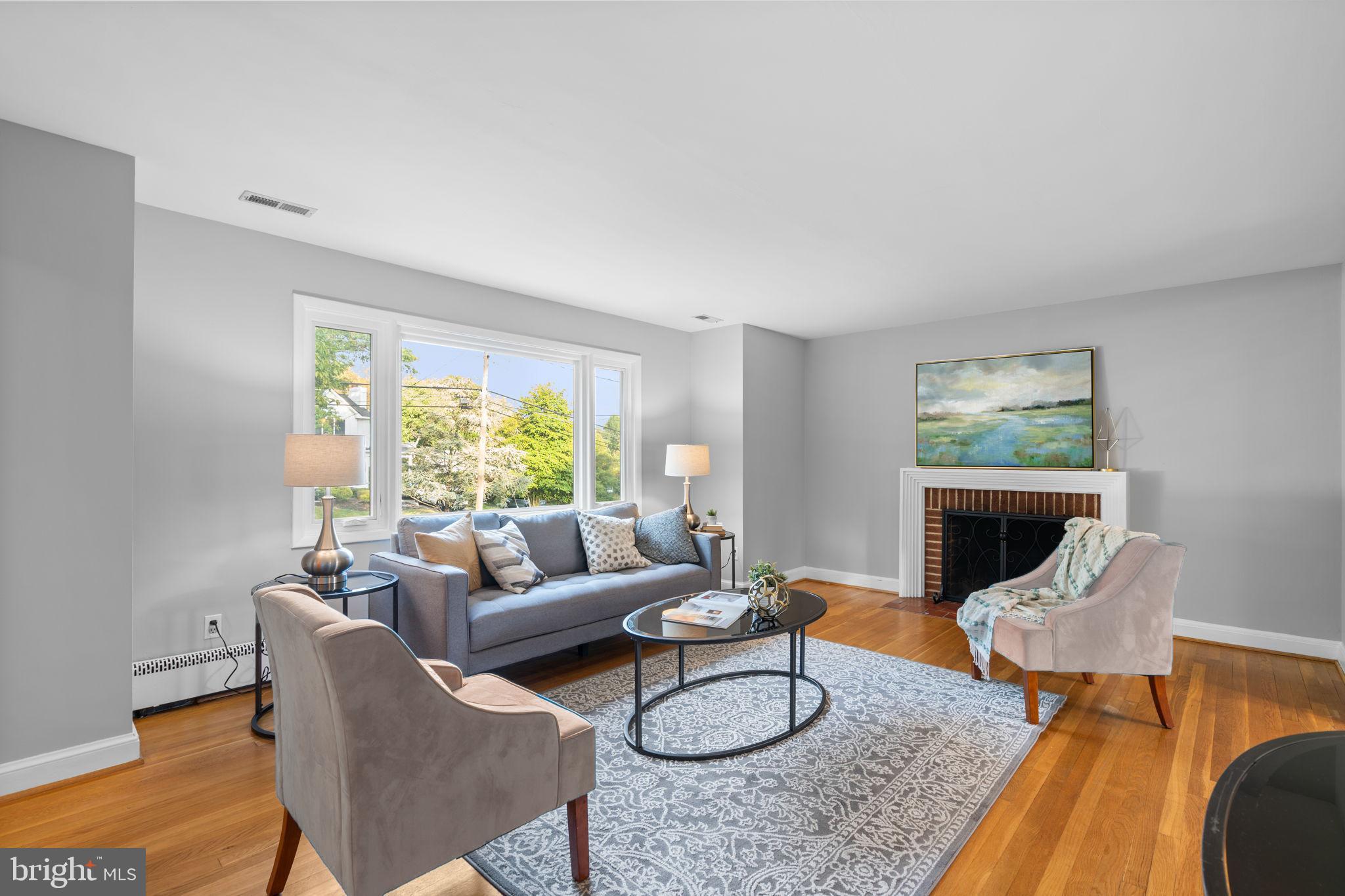 Updated 4BR/2B home near 66 & Rt 7 in Falls Church