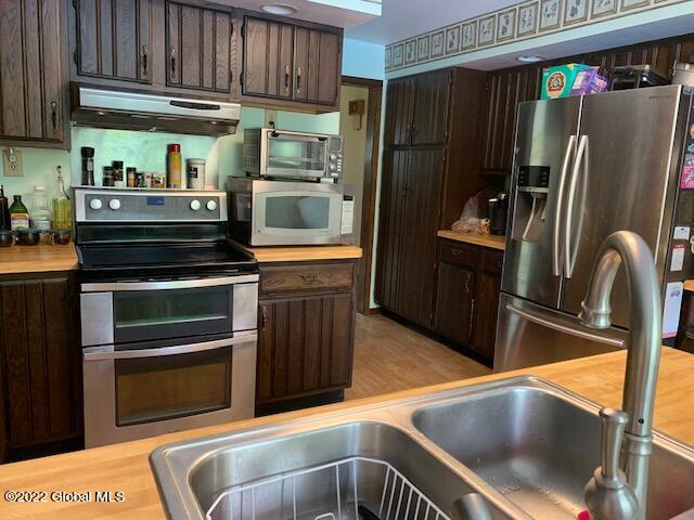 140 Morehouse Road Coeymans, NY 12143 - Photo 4 of 53 IMG_5256