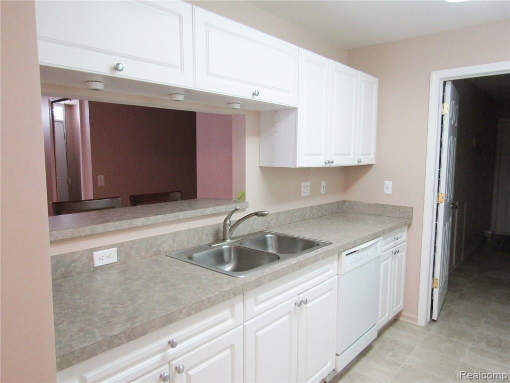 3401 Tremonte Circle Rochester, MI 48306 - Photo 10 of 20 tremonte14.jpg