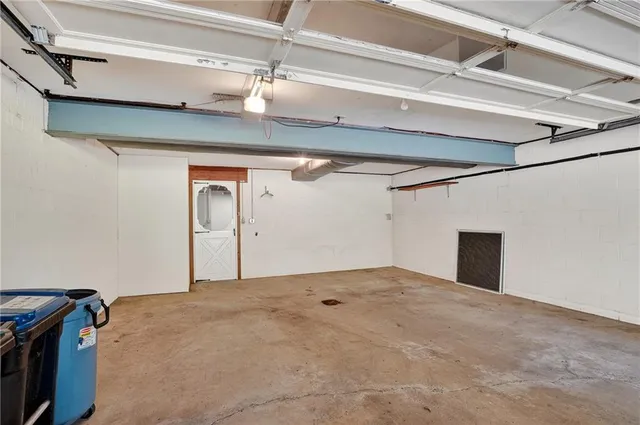 a view of a livingroom with an empty space