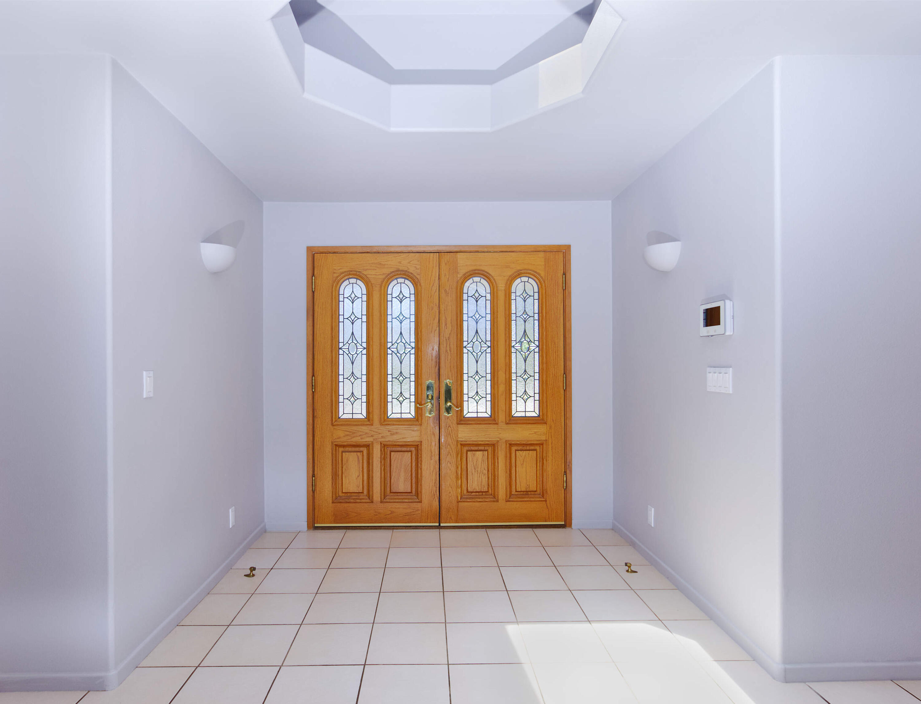 940 Camino Del Rio Santa Barbara, CA 93110 - Photo 25 of 28 Entry Inside