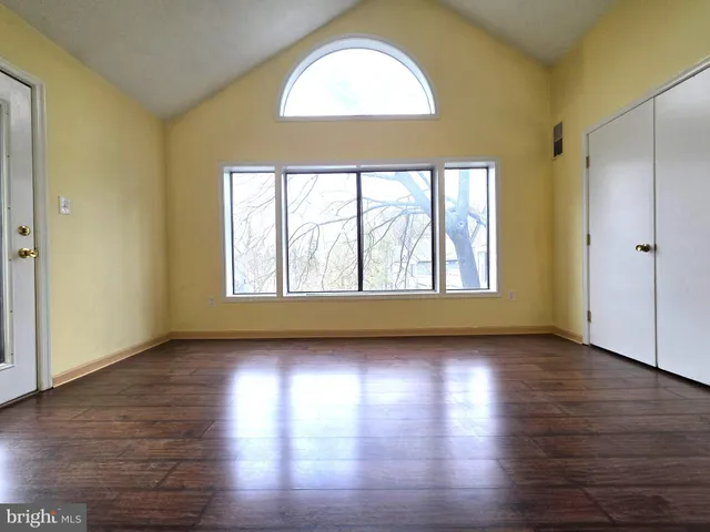 $2,400 | 58 Windbrooke Circle, Unit 58, Gaithersburg, MD 20879