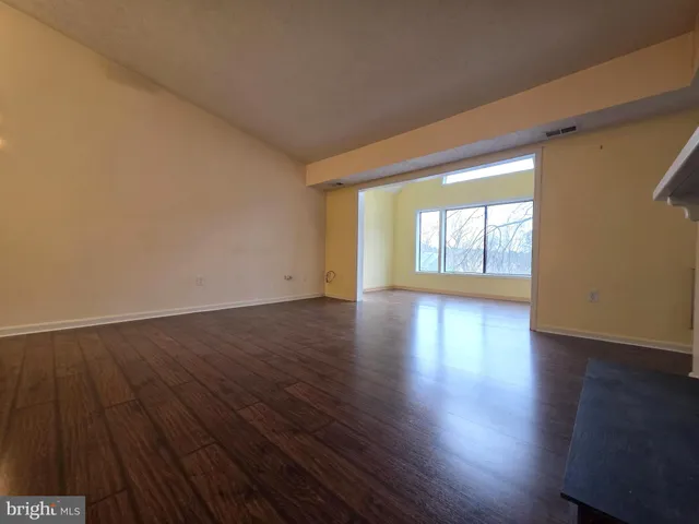 $2,400 | 58 Windbrooke Circle, Unit 58, Gaithersburg, MD 20879