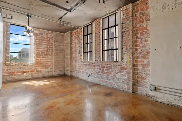 $340,000 | 1122 Jackson Street, Unit 313, Dallas, TX 75202