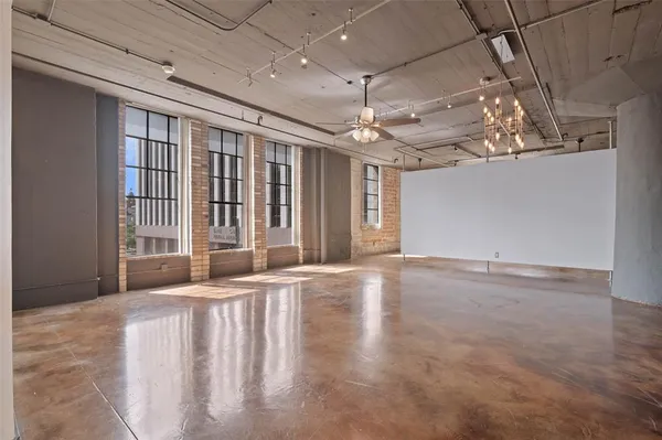$340,000 | 1122 Jackson Street, Unit 313, Dallas, TX 75202