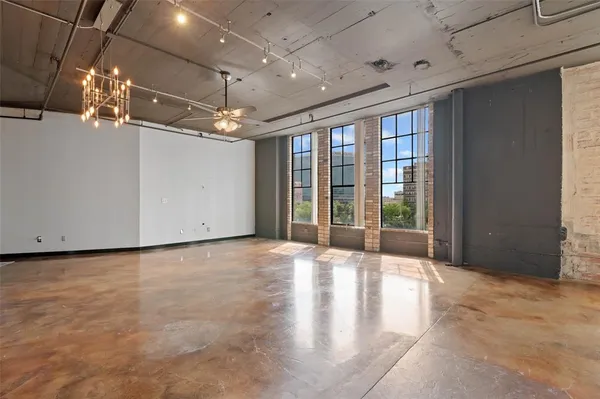 $340,000 | 1122 Jackson Street, Unit 313, Dallas, TX 75202