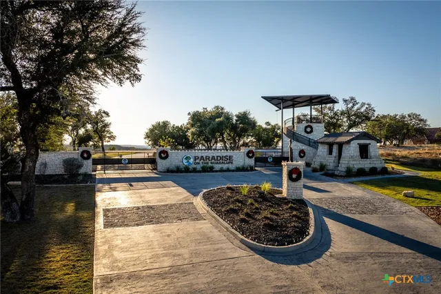 $449,000 | 911 Enchanted View, Canyon Lake, TX 78133