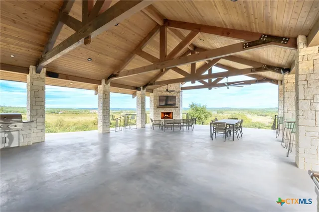 $449,000 | 911 Enchanted View, Canyon Lake, TX 78133