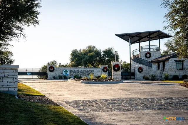 $449,000 | 911 Enchanted View, Canyon Lake, TX 78133