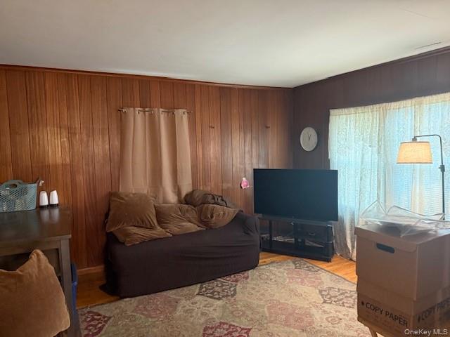 11 Purdy Court Rockville Centre, NY 11570 - Photo 3 of 8