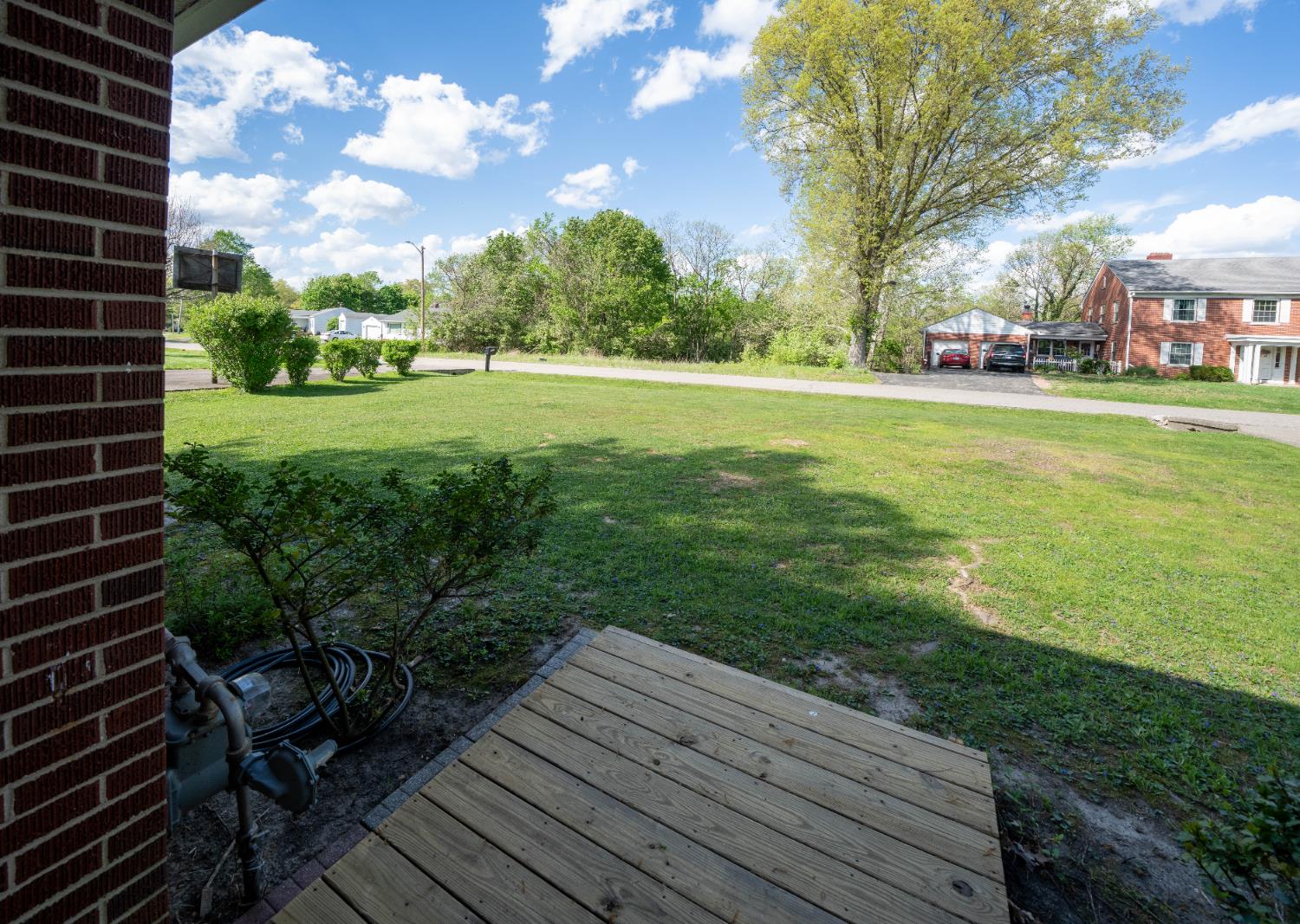 609 Ridge Avenue Aurora, IN 47001 - Photo 12 of 53