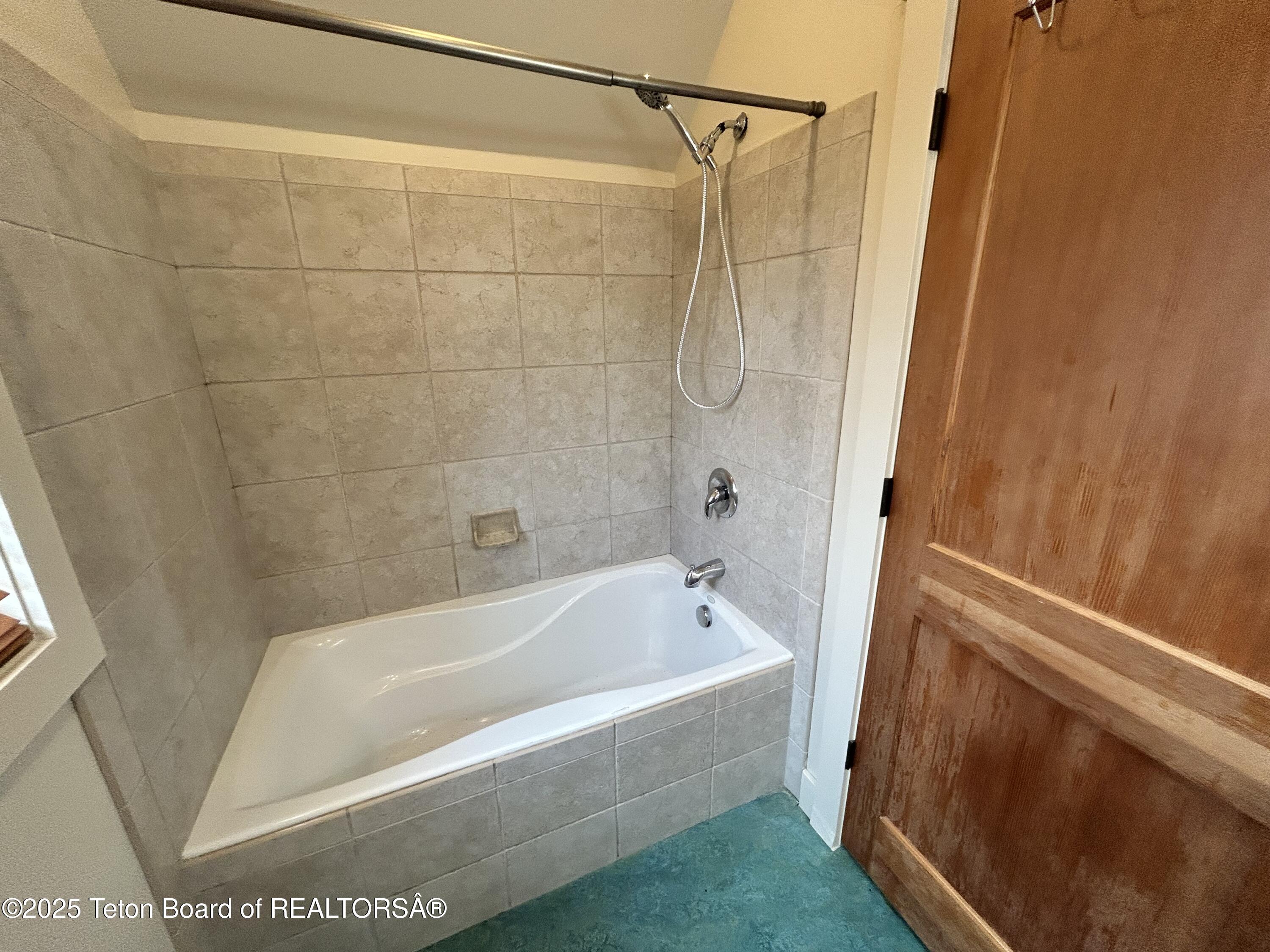 9064 Village Way Victor, ID 83455 - Photo 19 of 25 Upstairs Bath2