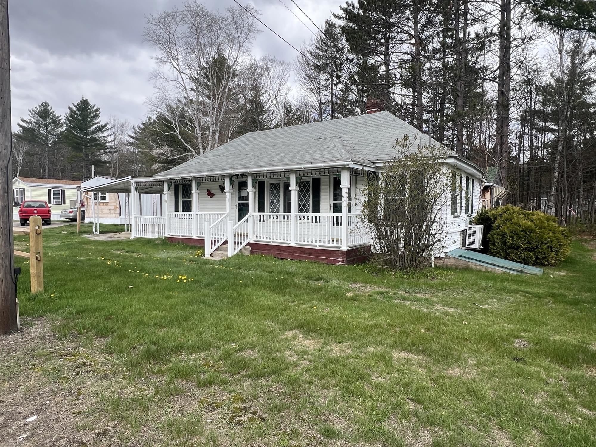 141 Lancaster Road Gorham, NH 03581 - Photo 3 of 29