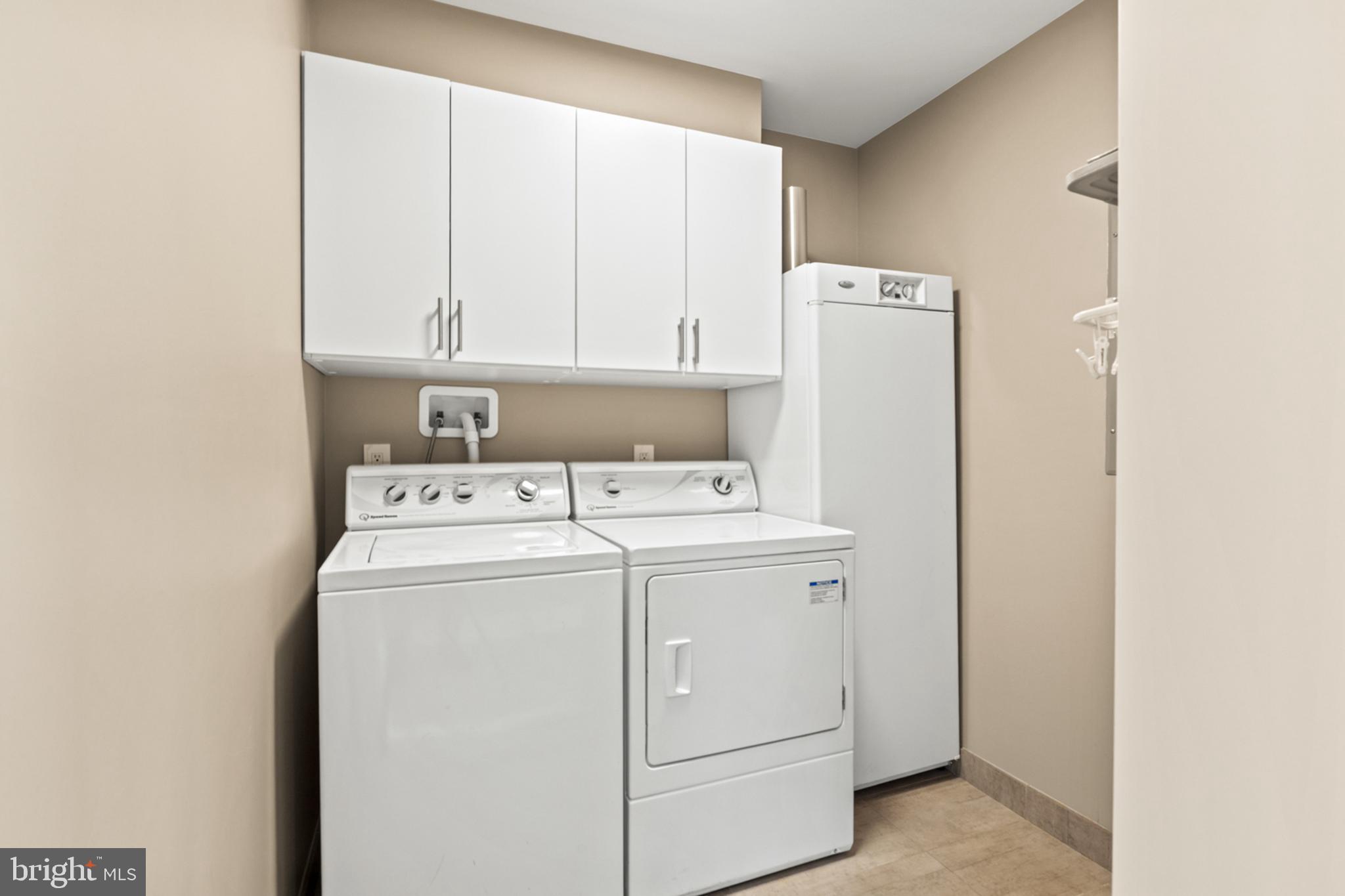 2147 Lombard Street Philadelphia, PA 19146 - Photo 36 of 107 a utility room with dryer and washer