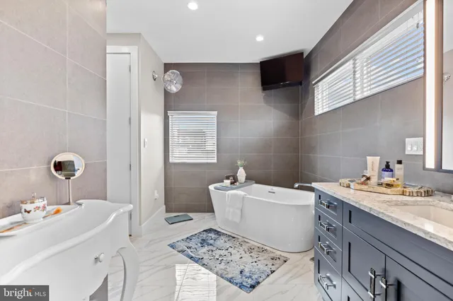 $3,000,000 | 2147 Lombard Street, Philadelphia, PA 19146