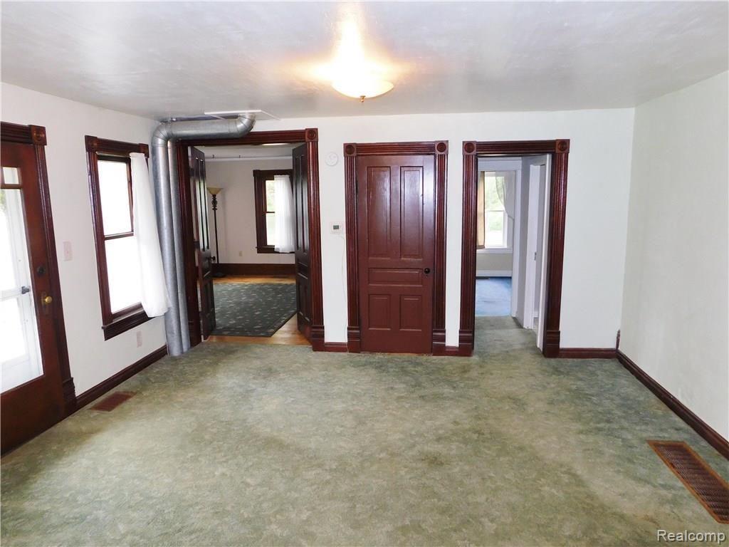9027 Schrepfer Road Howell, MI 48855 - Photo 2 of 16