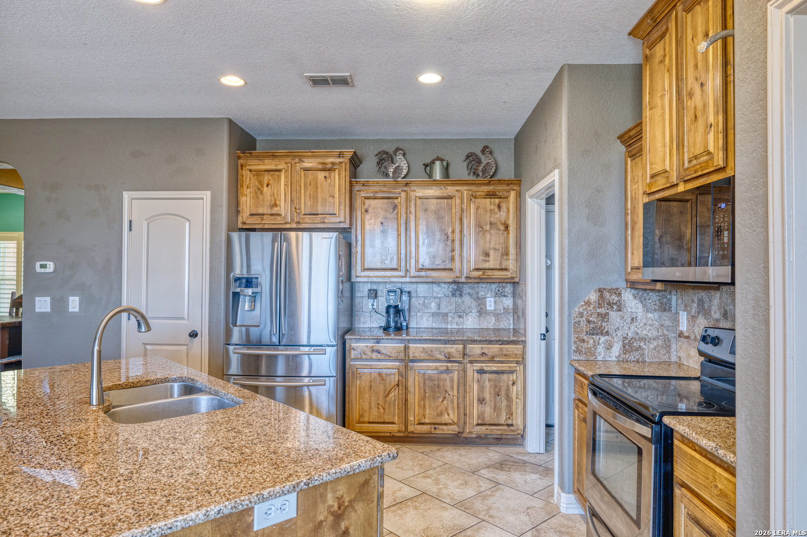 8 Valley View Uvalde, TX 78801 - Photo 14 of 41