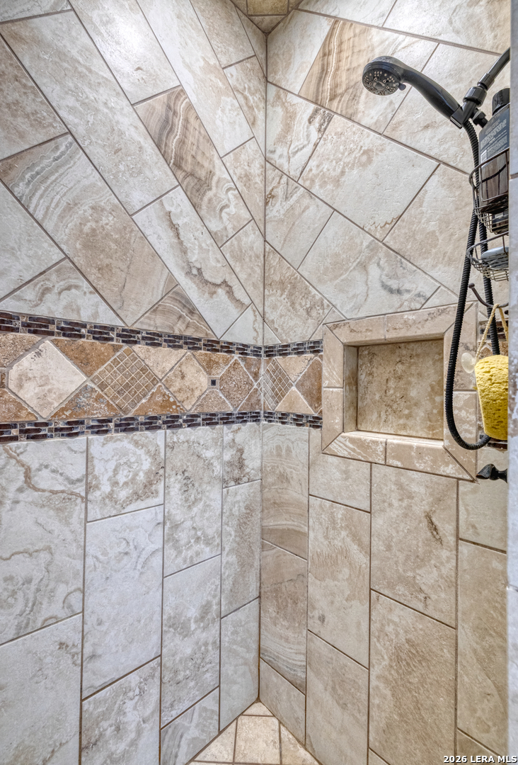 8 Valley View Uvalde, TX 78801 - Photo 25 of 41